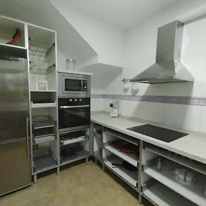 https://apt-casa-con-patio-tranquila.hotelsinnerja.org