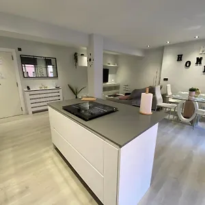 https://apt-piso-deluxe-centro-cerca-del-bec.sansebastianhotels.net