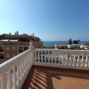 Lovely Penthouse In Front Of The With Free Parking Apartamento